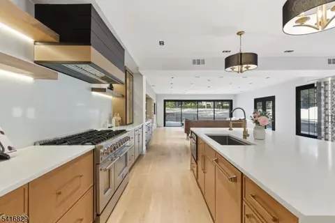 Kitchen - 60 Brookside Dr, Upper Saddle River, NJ 07458 photo 2 of 4