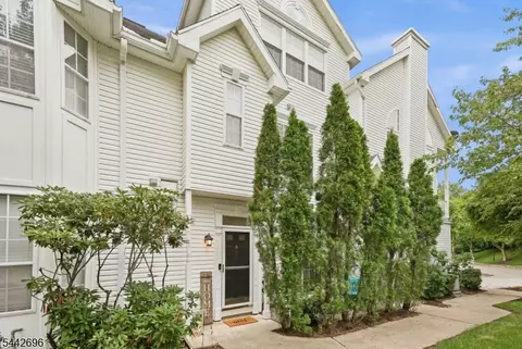 35 Hancock Dr, Morristown, NJ 07960