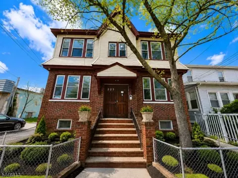 223 Munn Ave #2L, Irvington, NJ 07111