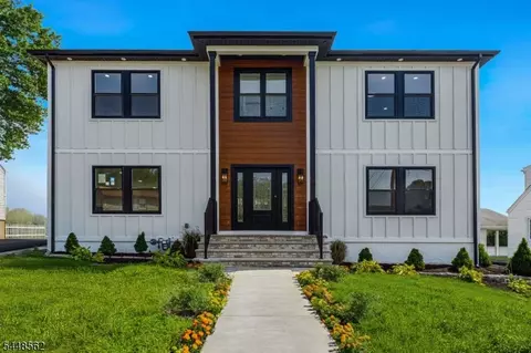89 Susan Ct, Clifton, NJ 07012