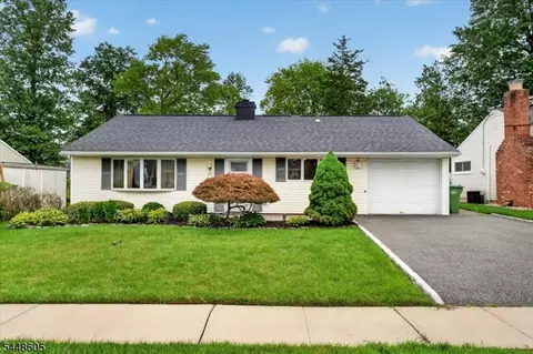 25 Kenmore Rd, Edison, NJ 08817
