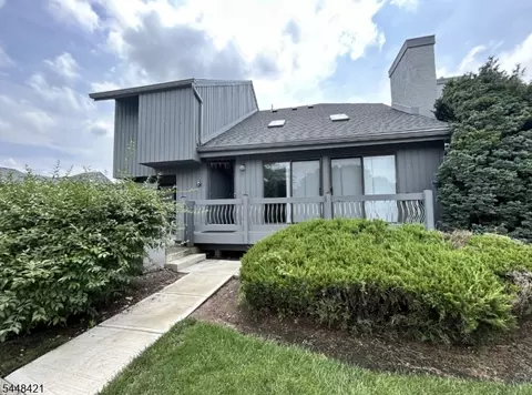 89 Linda Ln, Edison, NJ 08820
