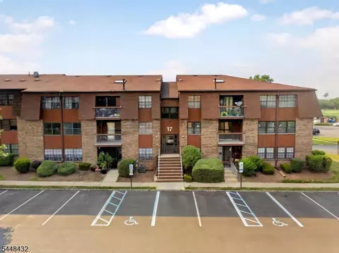 204 Sierra Ct # C, Woodbridge, NJ 07095