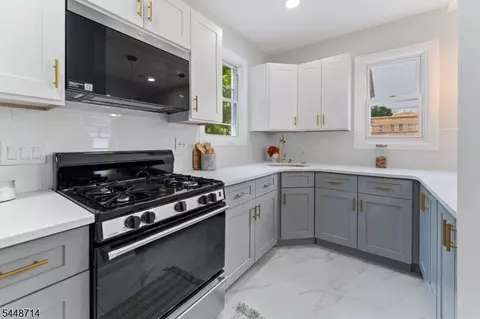 947 William St, Elizabeth, NJ 07201