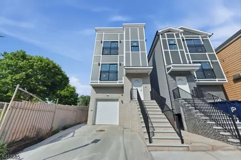 339 Court St, Elizabeth City, NJ 07206
