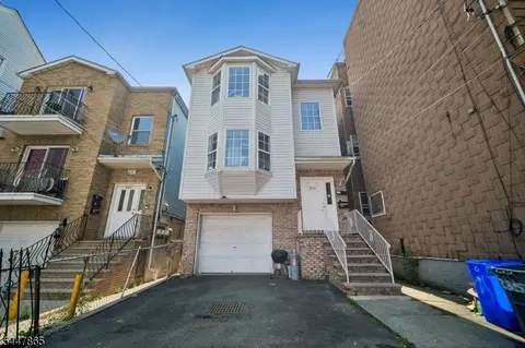235 4th St, Newark, NJ 07107