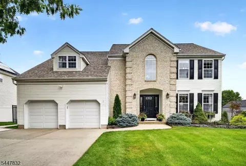 6 Bluebird Way, Raritan, NJ 08869