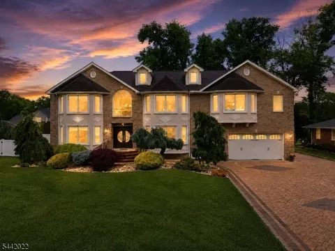 19 Fairview Rd, Clark, NJ 07066