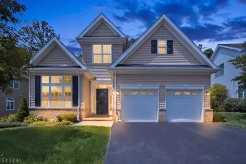 27 Harrison Way, Mount Arlington, NJ 07856