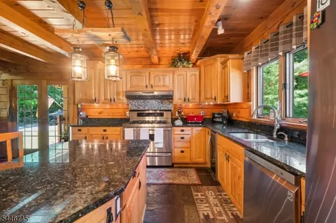 Kitchen - 44 Morgan Dr, Wantage, NJ 07461 photo 4 of 4