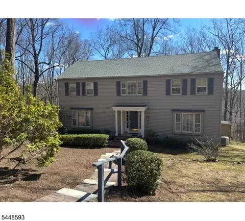 9 E Fox Chase Rd, Chester Twp, NJ 07930