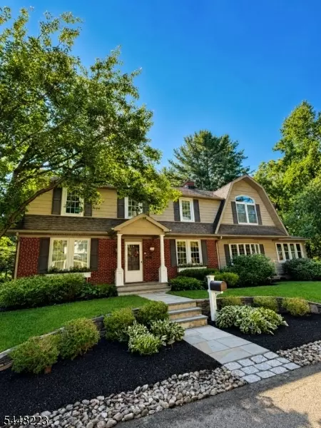 1 Warwick Rd, Mountain Lakes, NJ 07046