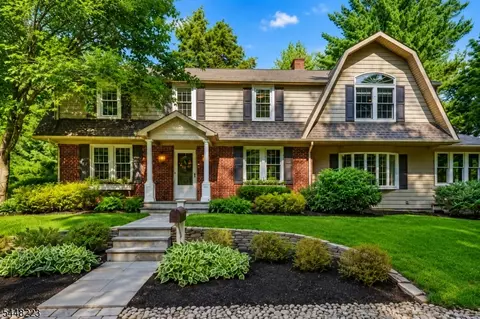 1 Warwick Rd, Mountain Lakes, NJ 07046