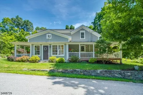 206 Mcpeek Rd, Lafayette, NJ 07848