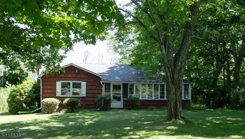 53 Kemah Mecca Lake Rd, Newton, NJ 07860