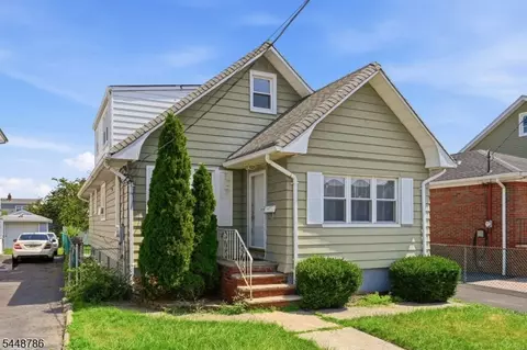 719 Teneyck Ave, Lyndhurst, NJ 07071