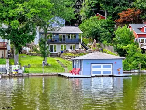 213 Hudson Ave, Hopatcong, NJ 07843