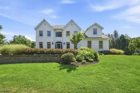 1 Pendleton Ct, Annandale, NJ 08801