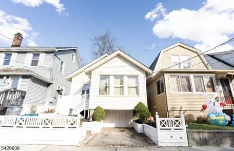 78 Beech St, Belleville, NJ 07109
