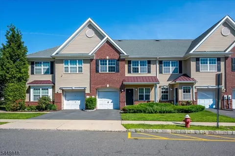 74 Andrews Way, Piscataway, NJ 08854