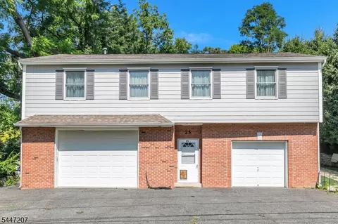25 Gillette Rd, Gillette, NJ 07933
