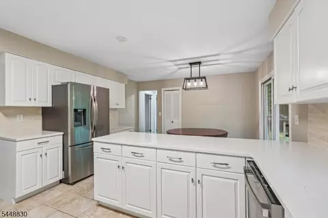 12 Apache Rd, Wayne, NJ 07470 photo 17