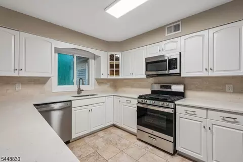 12 Apache Rd, Wayne, NJ 07470 photo 16