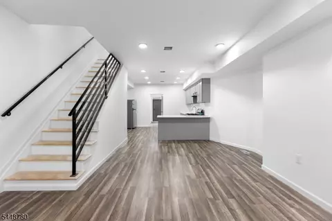 43 5 Cortland St, Newark, NJ 07105