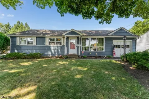 711 4th St, Belvidere, NJ 07823