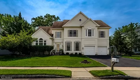 18 Hartlander St, East Brunswick, NJ 08816