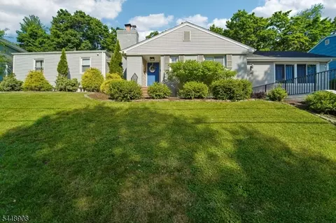 47 Collamore Ter, West Orange, NJ 07052