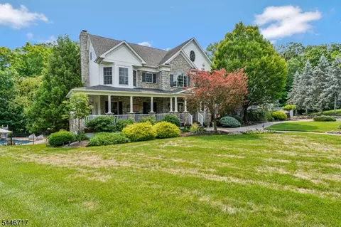 11 Monica Ct, Branchburg, NJ 08876