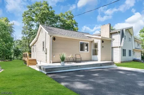 24 Northwestern Trl, Hopatcong, NJ 07843