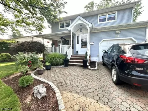 23 Charles St, Clark, NJ 07066