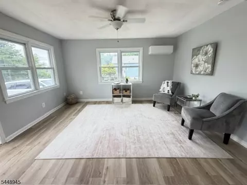 Living - 6 Maple Ln, Hampton, NJ 08827 photo 1 of 3