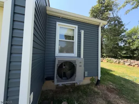 Exterior - 6 Maple Ln, Hampton, NJ 08827 photo 2 of 2