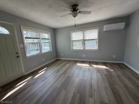 Living - 6 Maple Ln, Hampton, NJ 08827 photo 1 of 2