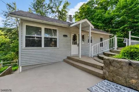 69 Roosevelt Ave, Jefferson, NJ 07438