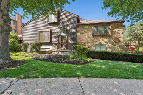 61 Hickory Hill Ct, Rockaway, NJ 07866