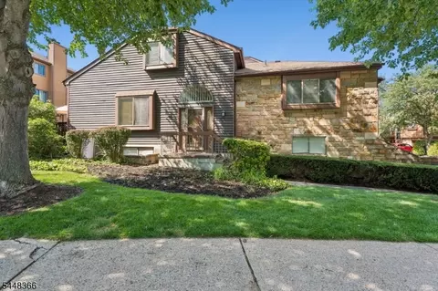 61 Hickory Hill Ct, Rockaway, NJ 07866