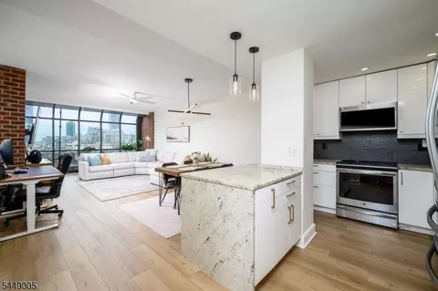 1 Greene St #809, Jersey City, NJ 07302