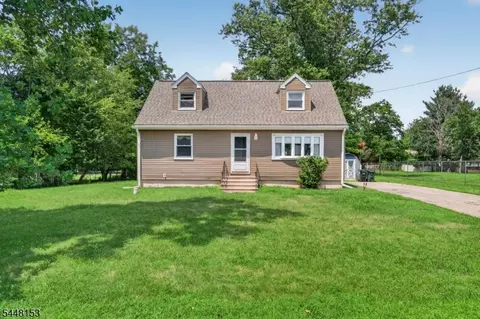 70 Hillview Ave, Franklin Park, NJ 08823