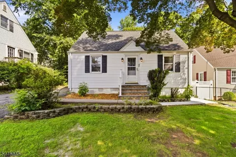48 Malapardis Rd, Morris Plains, NJ 07950