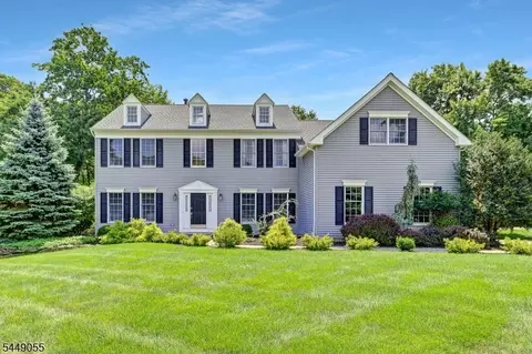 6 Ginger Ln, Long Valley, NJ 07853
