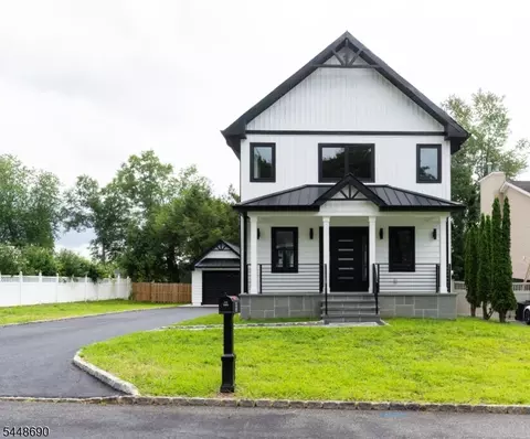 9 Hugenot St, East Hanover, NJ 07936
