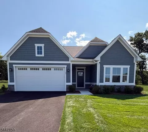 40 Thomas Knoll Blvd, Port Murray, NJ 07865