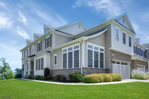 1 Oheka Pl, Morristown, NJ 07960