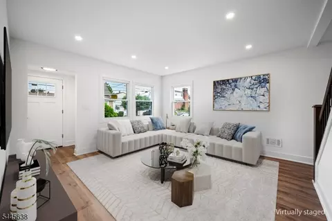 15 Dunkerly St, Totowa, NJ 07512