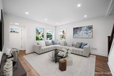 15 Dunkerly St, Totowa, NJ 07512