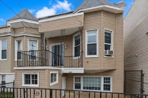 1009 Paterson Plank Rd, North Bergen, NJ 07047